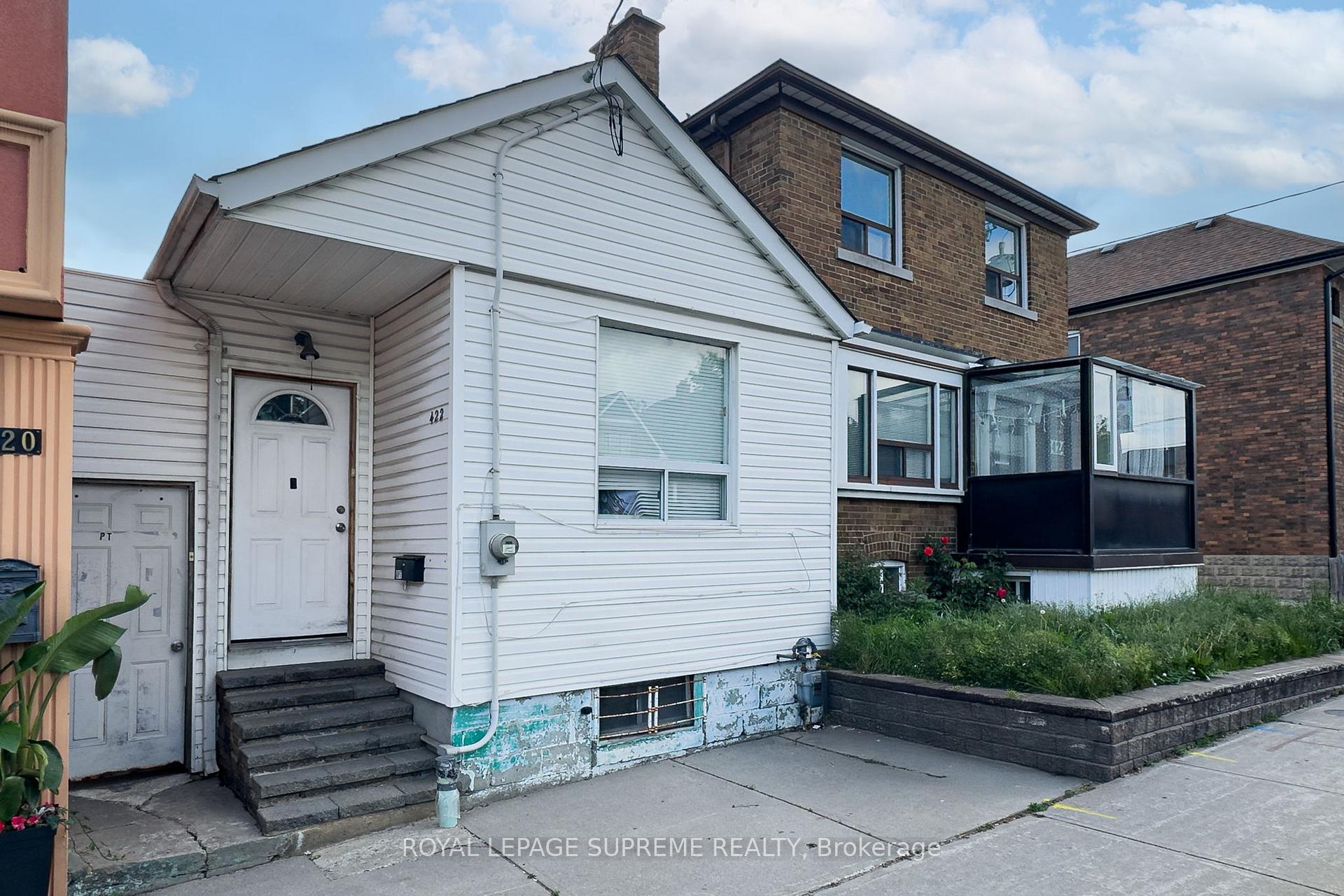 Front of Unit Basement, 422 Oakwood Avenue