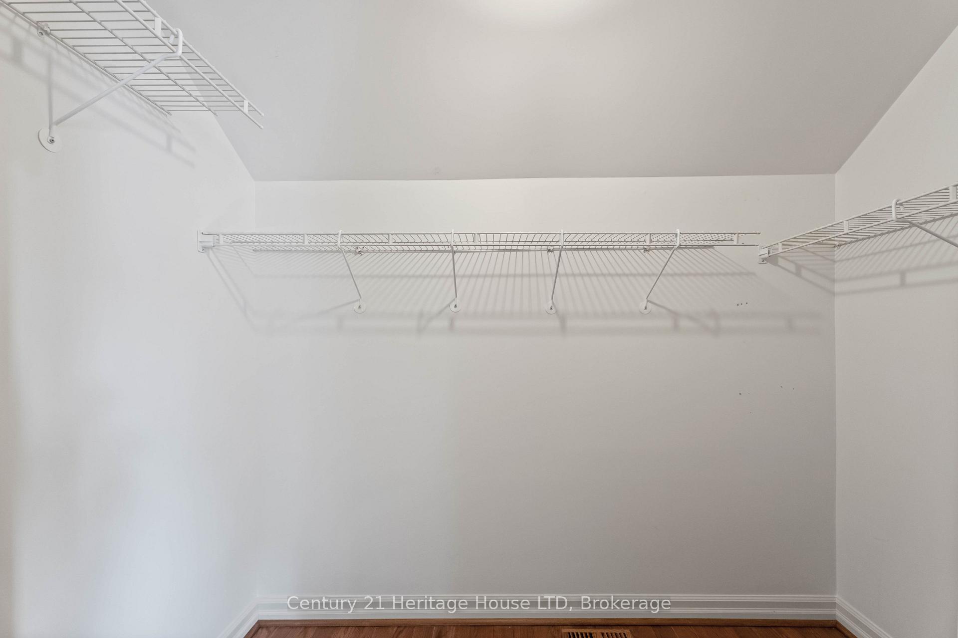 Photo 18 of 6254 Gore Street, Niagara Falls, Stamford — HOMEH