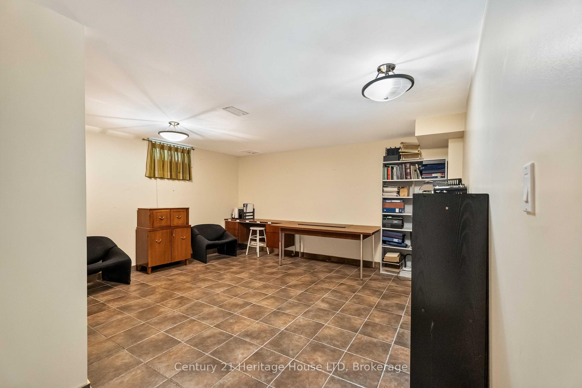Photo 22 of 6254 Gore Street, Niagara Falls, Stamford — HOMEH