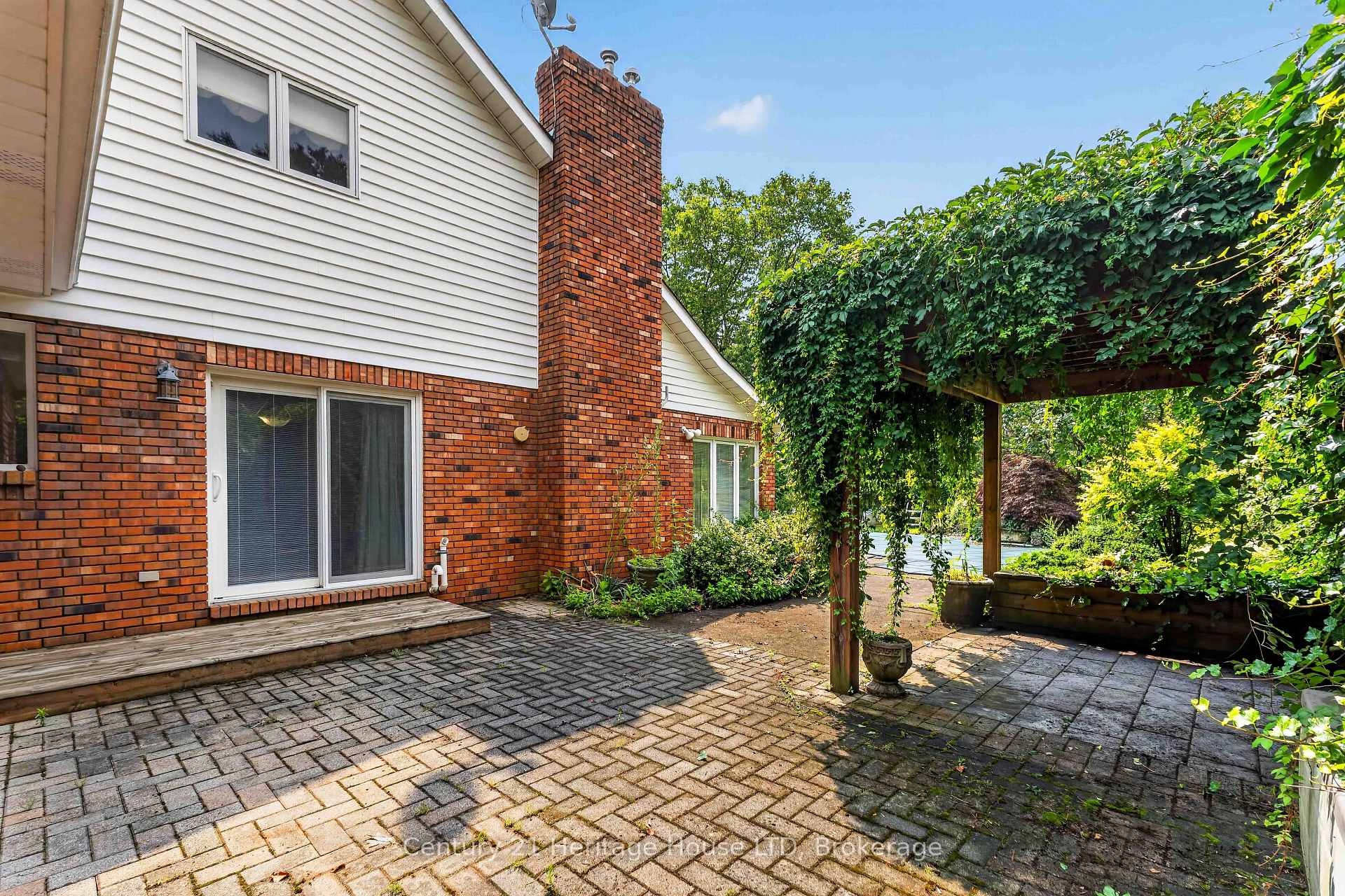 Photo 26 of 6254 Gore Street, Niagara Falls, Stamford — HOMEH