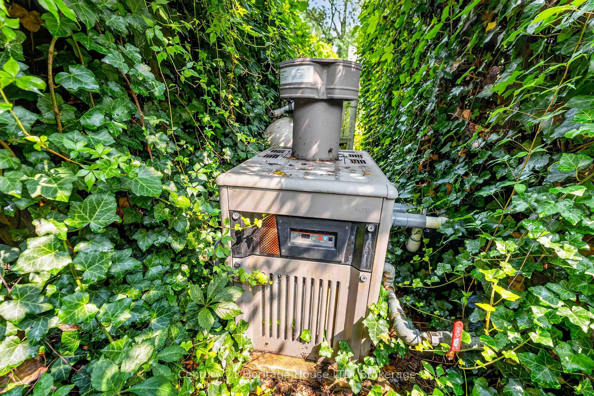Photo 30 of 6254 Gore Street, Niagara Falls, Stamford — HOMEH