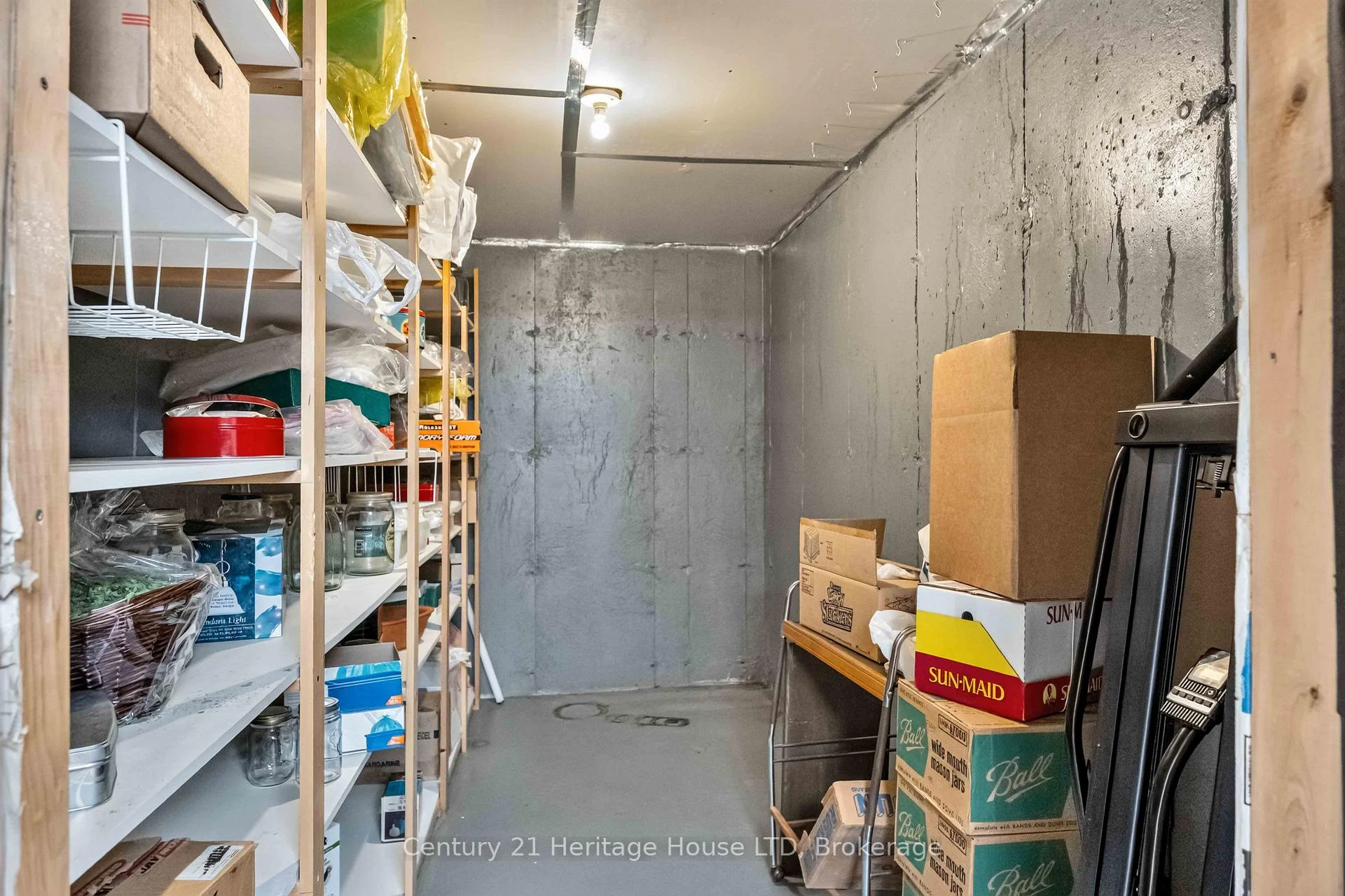 Photo 21 of 6254 Gore Street, Niagara Falls, Stamford — HOMEH