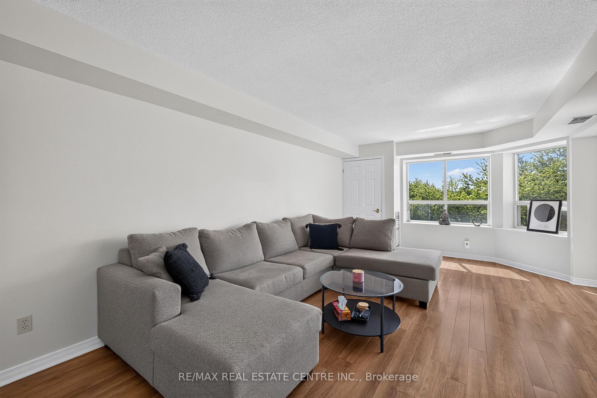 Photo 7 of Unit 602, 281 Bristol Street, Guelph, Junction/Onward Willow — HOMEH