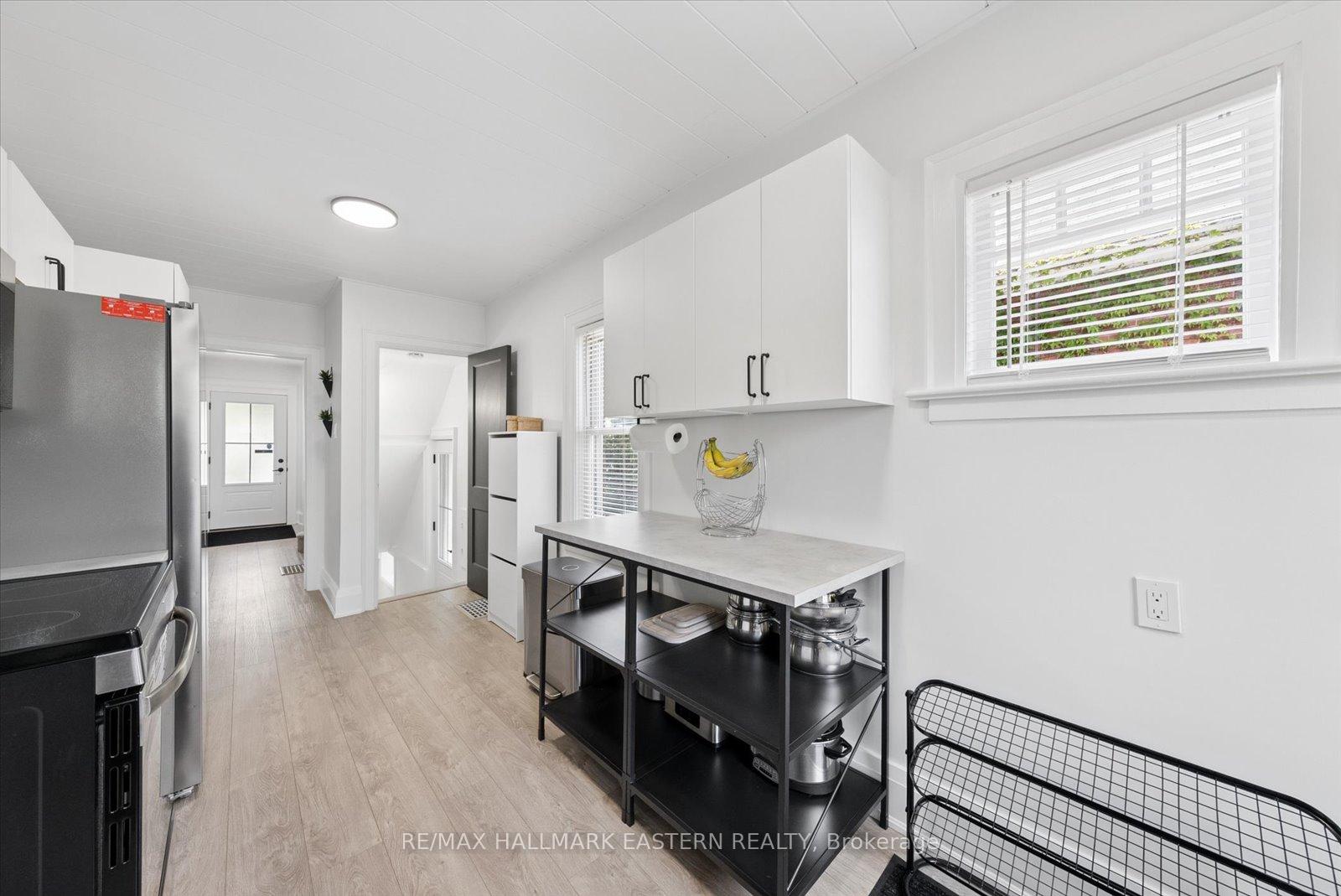 Photo 11 of 590 Douglas Avenue, Peterborough, Town Ward 3 — HOMEH