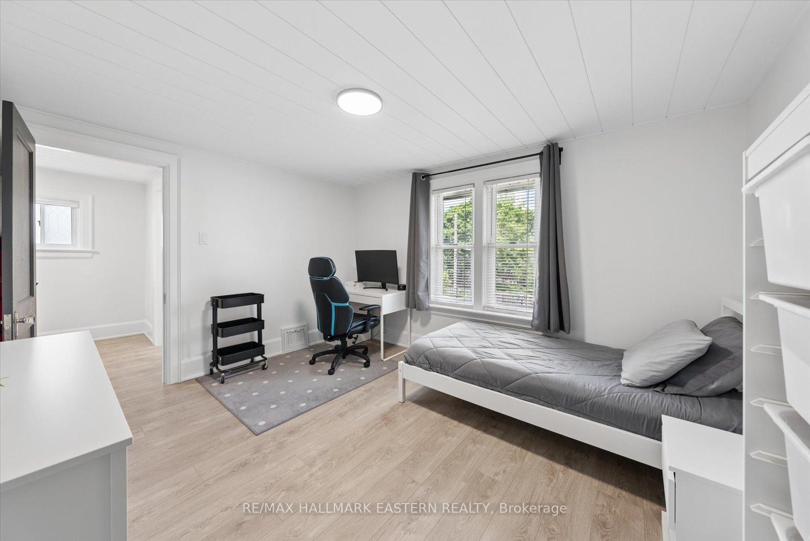 Photo 15 of 590 Douglas Avenue, Peterborough, Town Ward 3 — HOMEH
