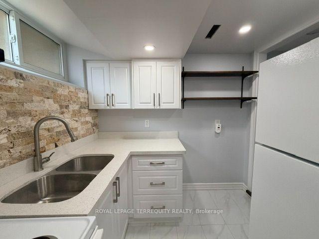 Photo 12 of Unit Bsmt, 869 Marinet Crescent, Pickering, West Shore — HOMEH