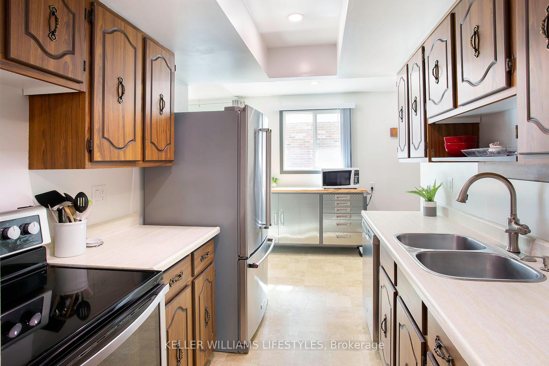 Photo 8 of 373 Blackacres Boulevard, London, North F — HOMEH