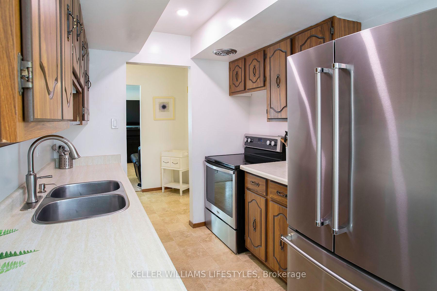 Photo 9 of 373 Blackacres Boulevard, London, North F — HOMEH