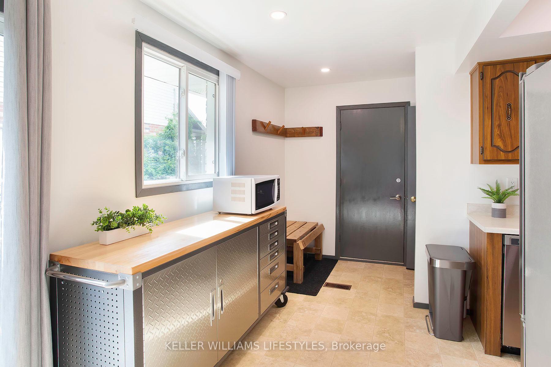 Photo 10 of 373 Blackacres Boulevard, London, North F — HOMEH