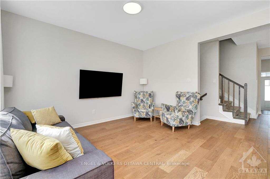 Photo 6 of 526 Cope Drive, Ottawa, Kanata - Emerald Meadows/Trailwest — HOMEH