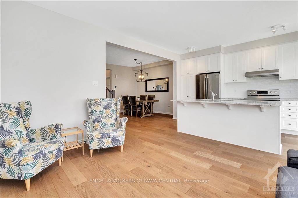 Photo 7 of 526 Cope Drive, Ottawa, Kanata - Emerald Meadows/Trailwest — HOMEH