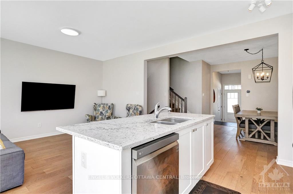 Photo 14 of 526 Cope Drive, Ottawa, Kanata - Emerald Meadows/Trailwest — HOMEH