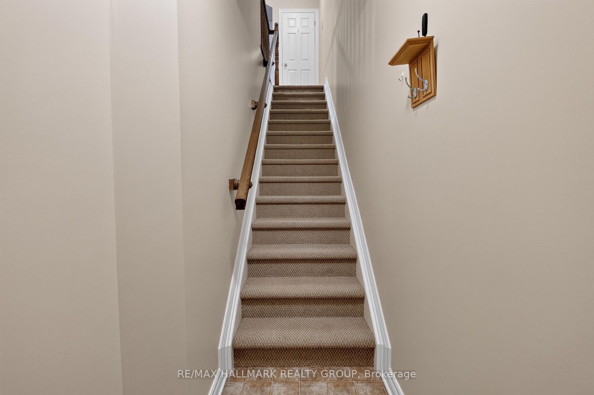 Photo 6 of 2387 Esprit Drive, Ottawa, Avalon East — HOMEH