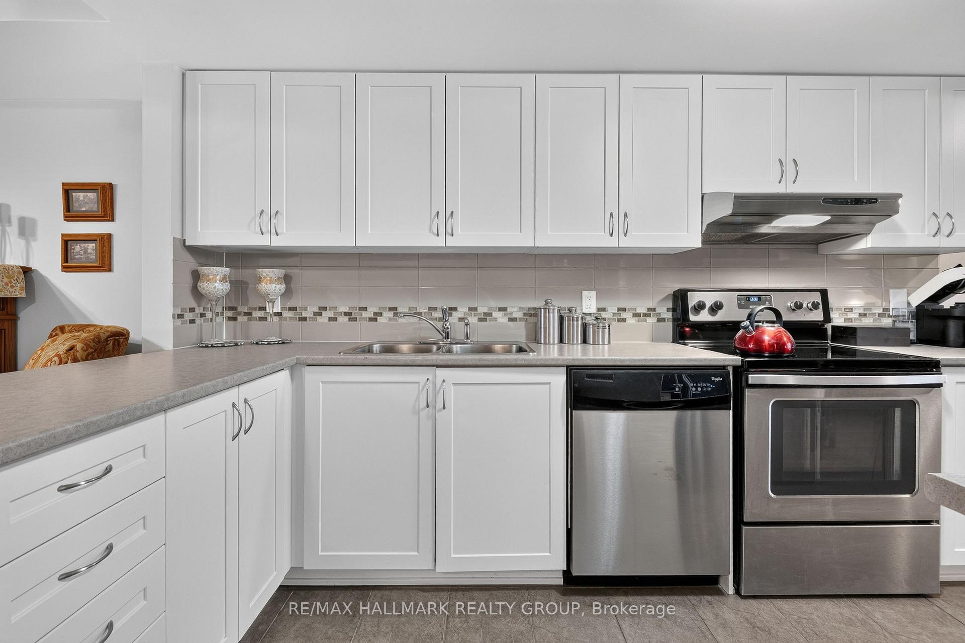 Photo 14 of 2387 Esprit Drive, Ottawa, Avalon East — HOMEH
