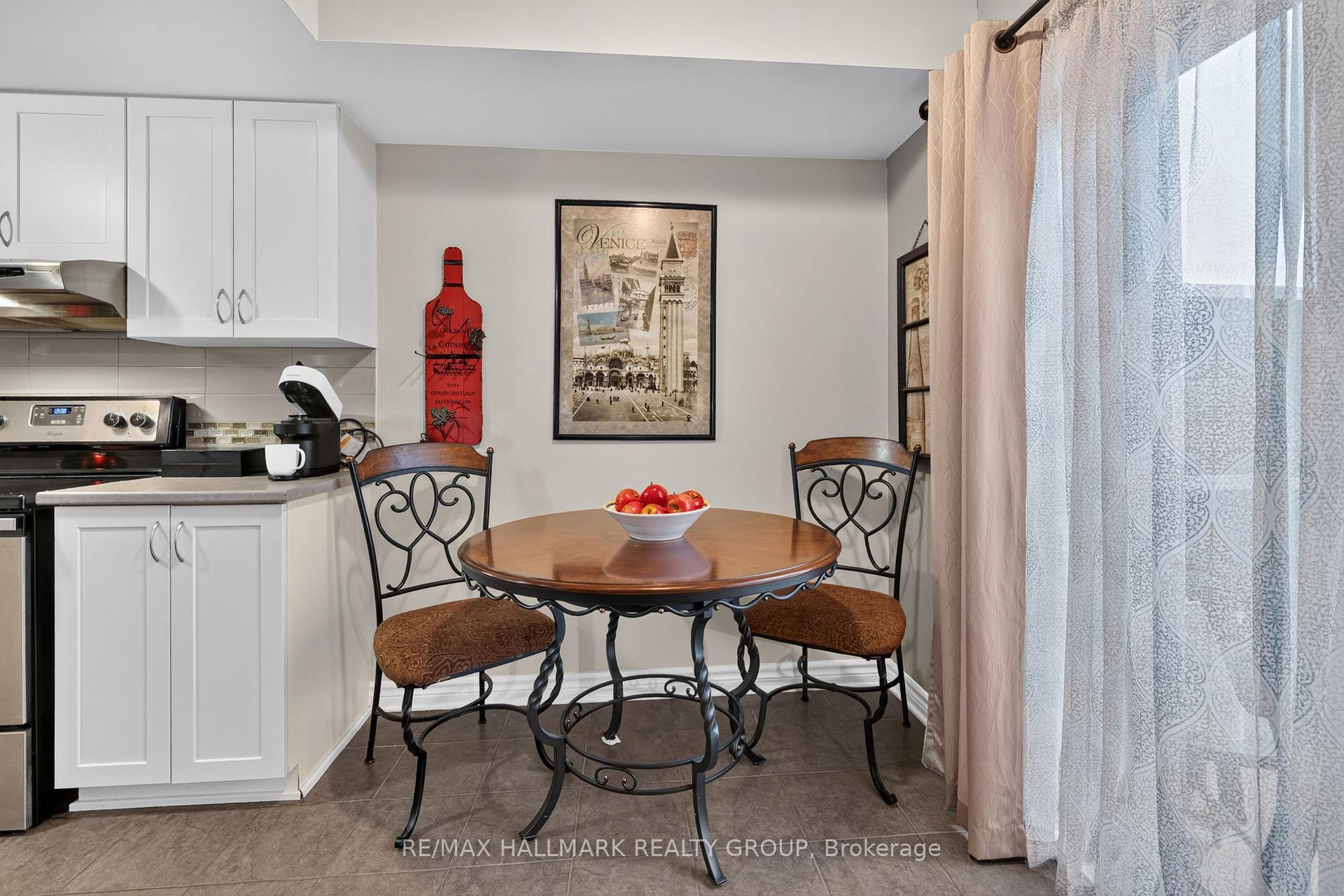 Photo 16 of 2387 Esprit Drive, Ottawa, Avalon East — HOMEH