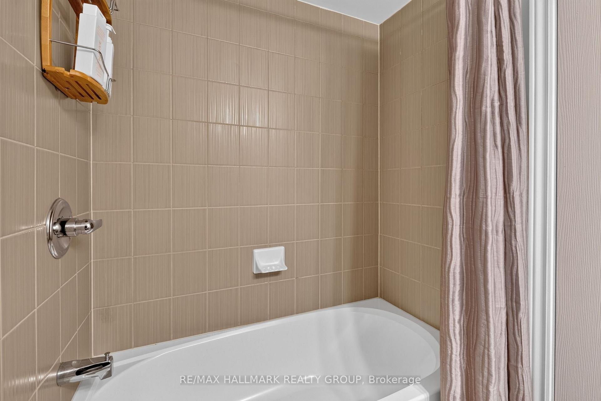 Photo 34 of 2387 Esprit Drive, Ottawa, Avalon East — HOMEH