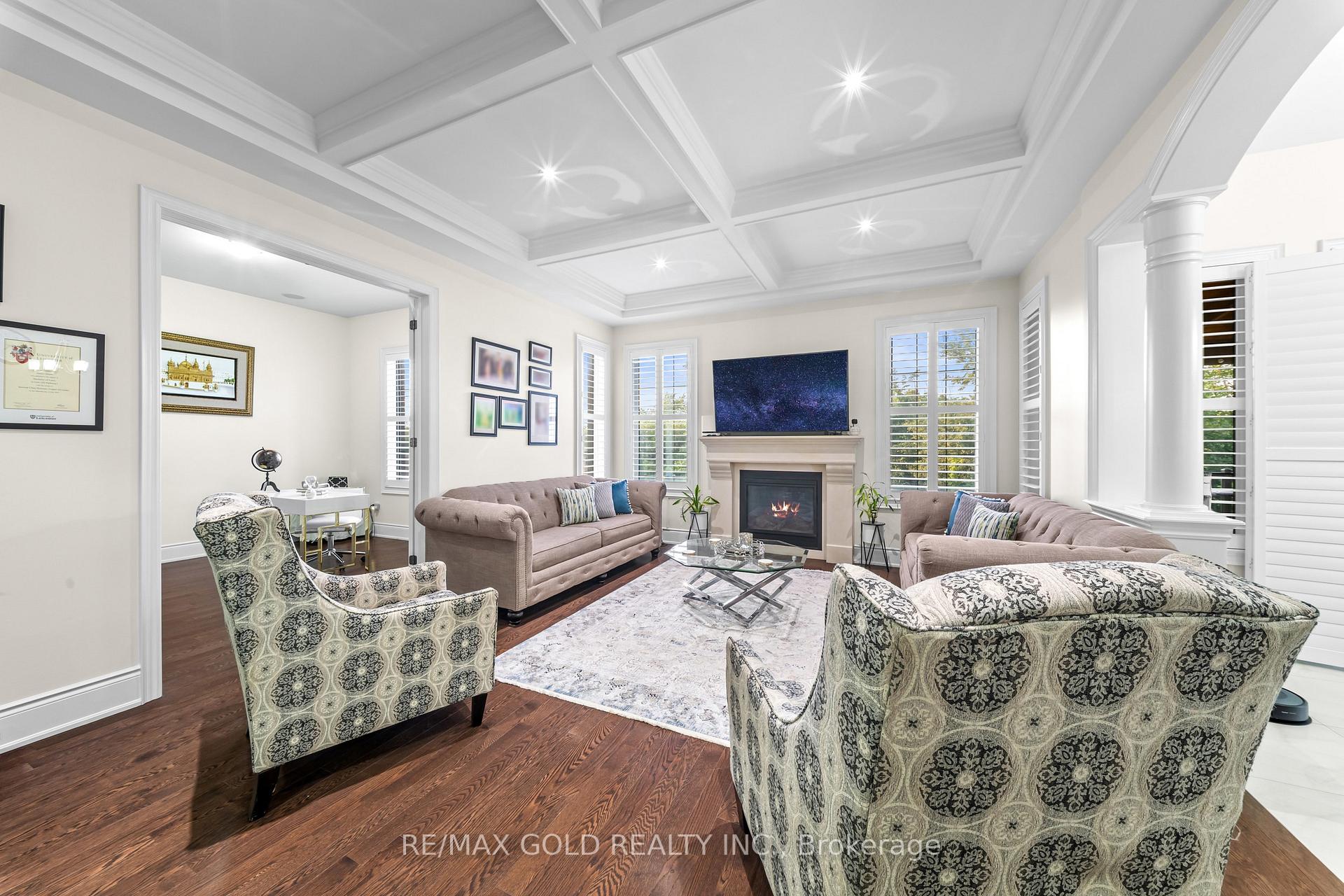 Photo 13 of 26 Spain Crescent, Brampton, Toronto Gore Rural Estate — HOMEH
