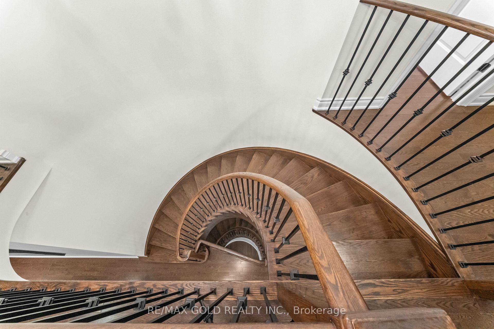 Photo 16 of 26 Spain Crescent, Brampton, Toronto Gore Rural Estate — HOMEH