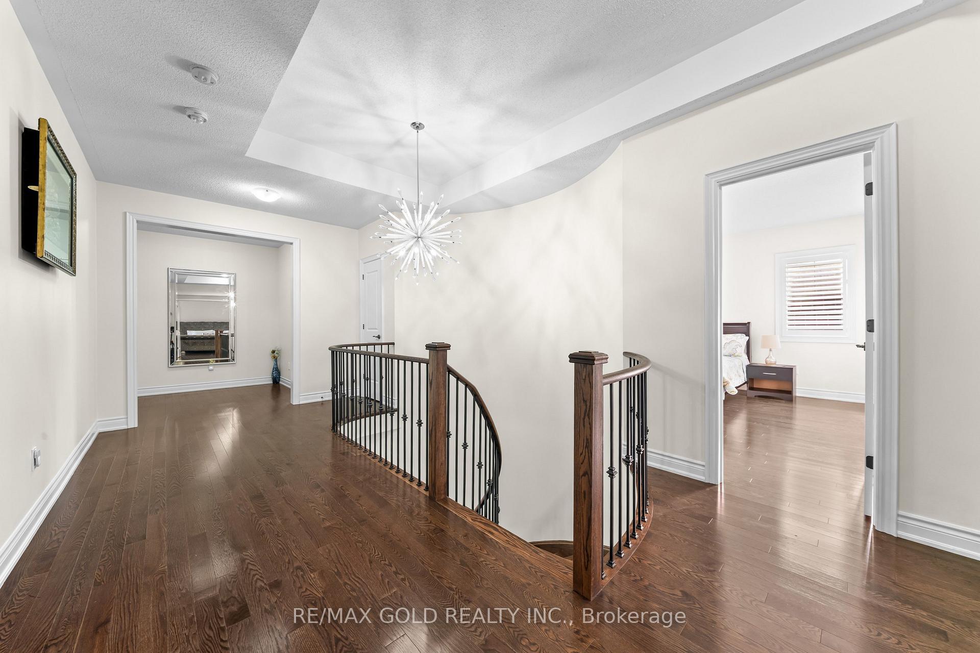 Photo 17 of 26 Spain Crescent, Brampton, Toronto Gore Rural Estate — HOMEH