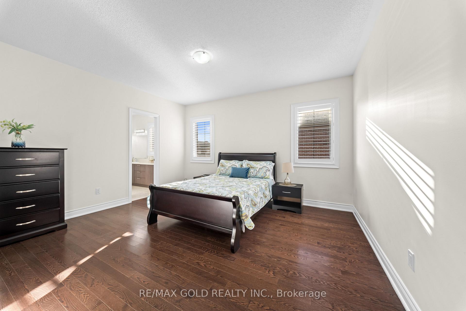 Photo 24 of 26 Spain Crescent, Brampton, Toronto Gore Rural Estate — HOMEH