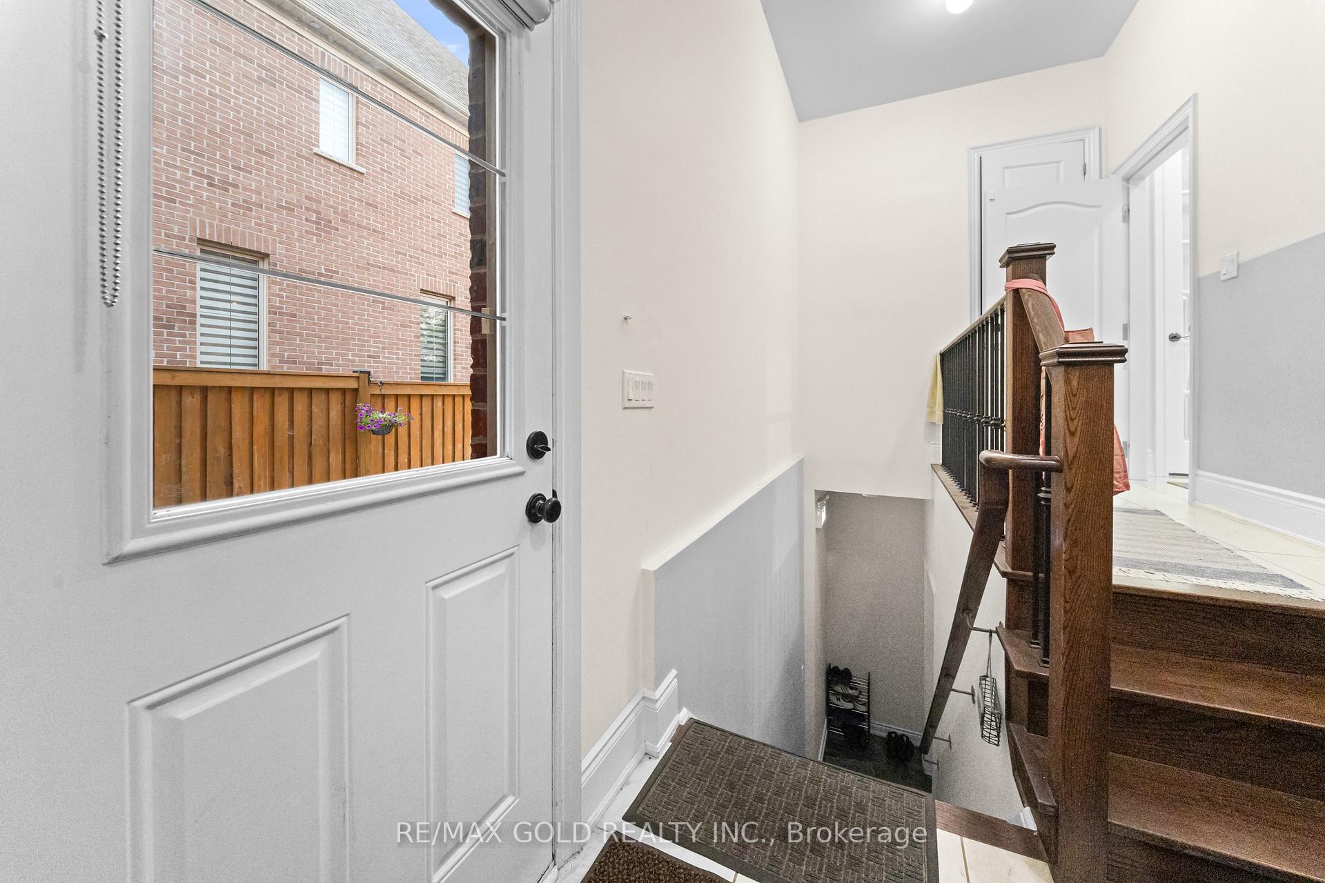 Photo 27 of 26 Spain Crescent, Brampton, Toronto Gore Rural Estate — HOMEH