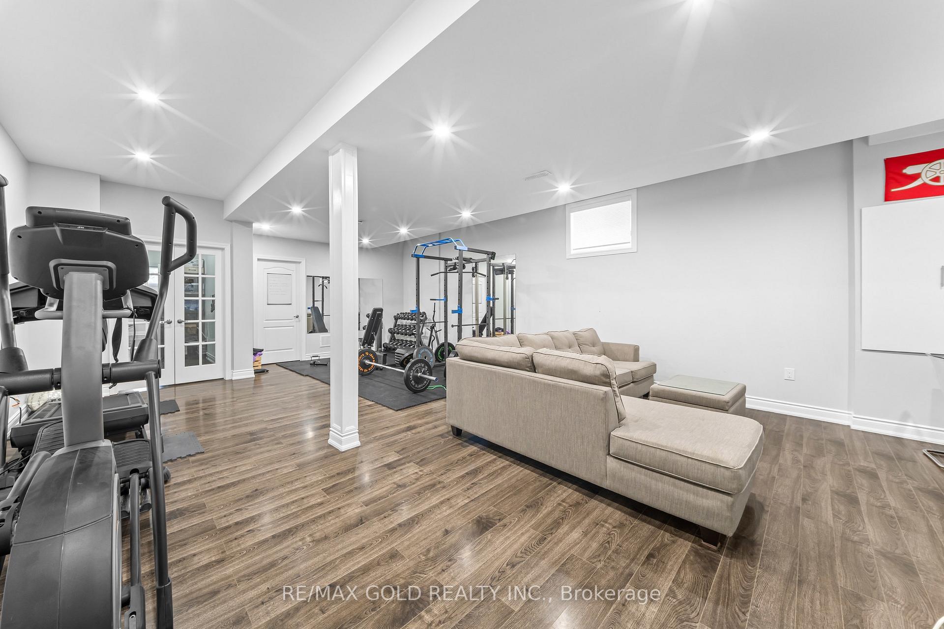 Photo 29 of 26 Spain Crescent, Brampton, Toronto Gore Rural Estate — HOMEH