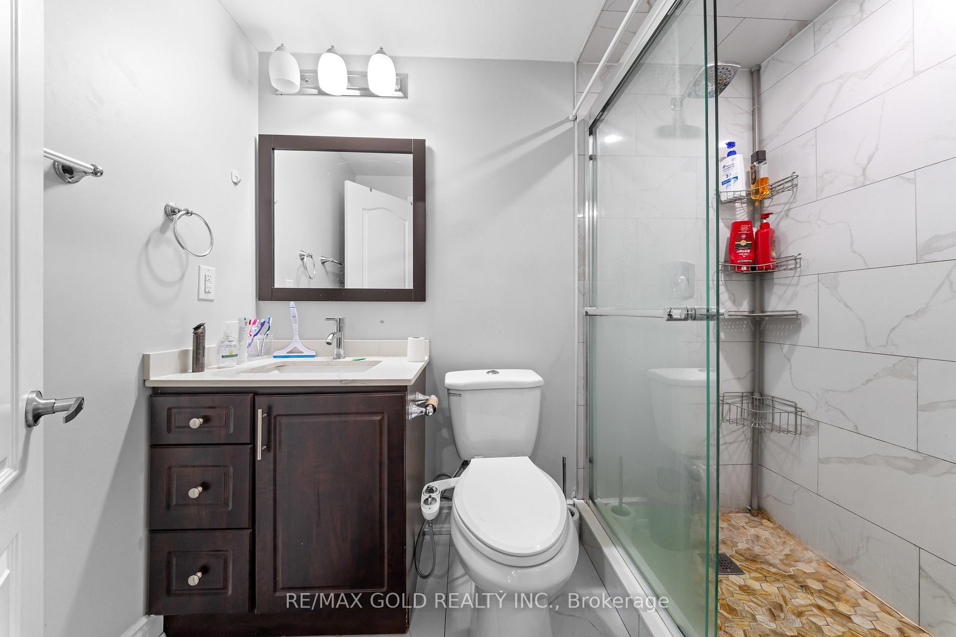 Photo 35 of 26 Spain Crescent, Brampton, Toronto Gore Rural Estate — HOMEH
