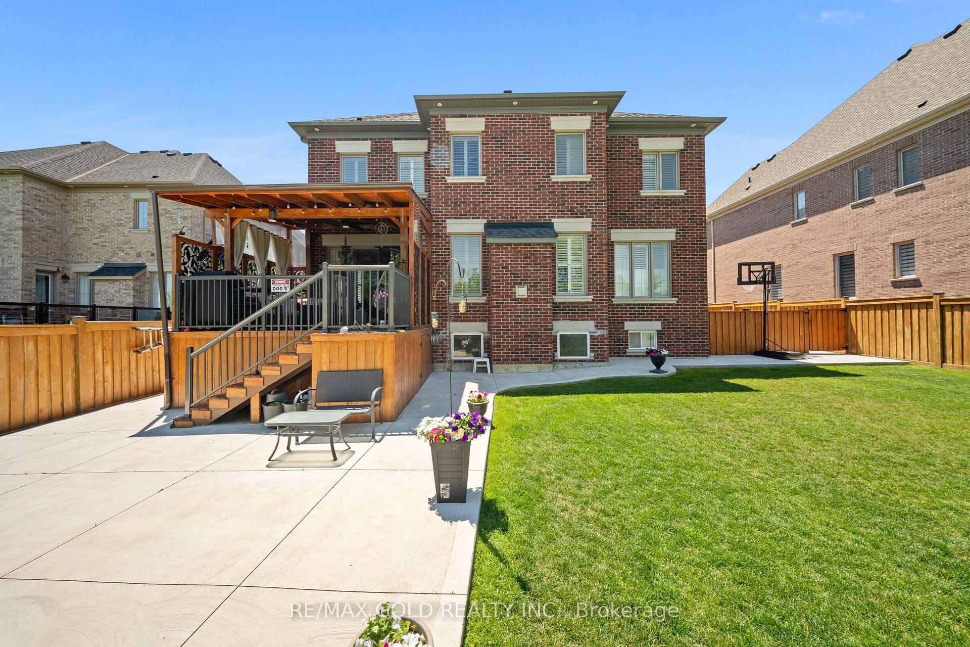 Photo 37 of 26 Spain Crescent, Brampton, Toronto Gore Rural Estate — HOMEH