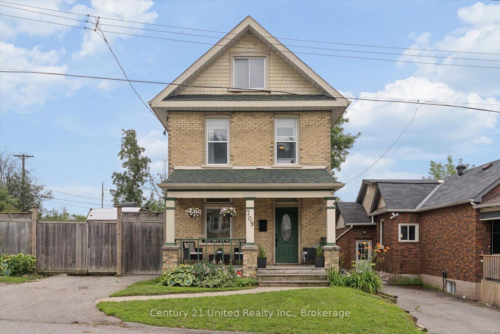 Photo 2 of 709 Third Avenue, Peterborough, Otonabee Ward 1 — HOMEH