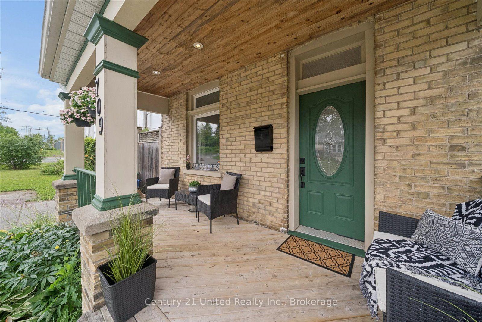 Photo 5 of 709 Third Avenue, Peterborough, Otonabee Ward 1 — HOMEH