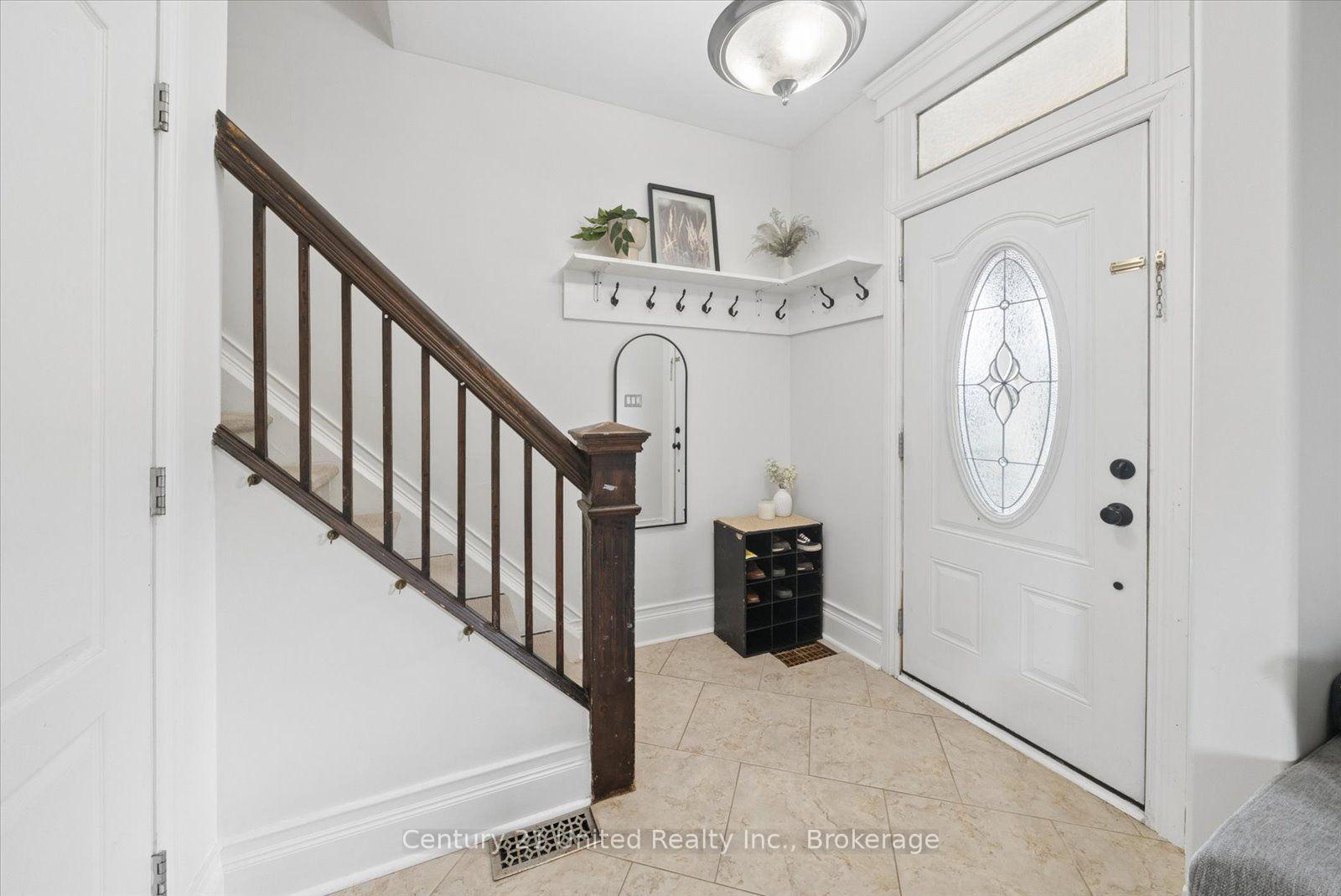 Photo 6 of 709 Third Avenue, Peterborough, Otonabee Ward 1 — HOMEH