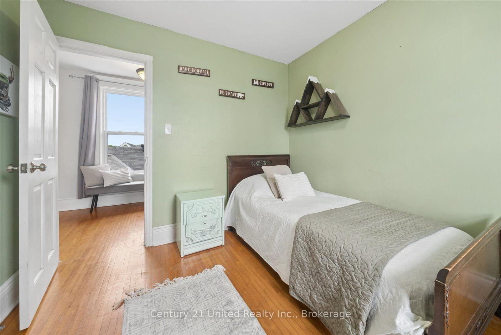 Photo 27 of 709 Third Avenue, Peterborough, Otonabee Ward 1 — HOMEH