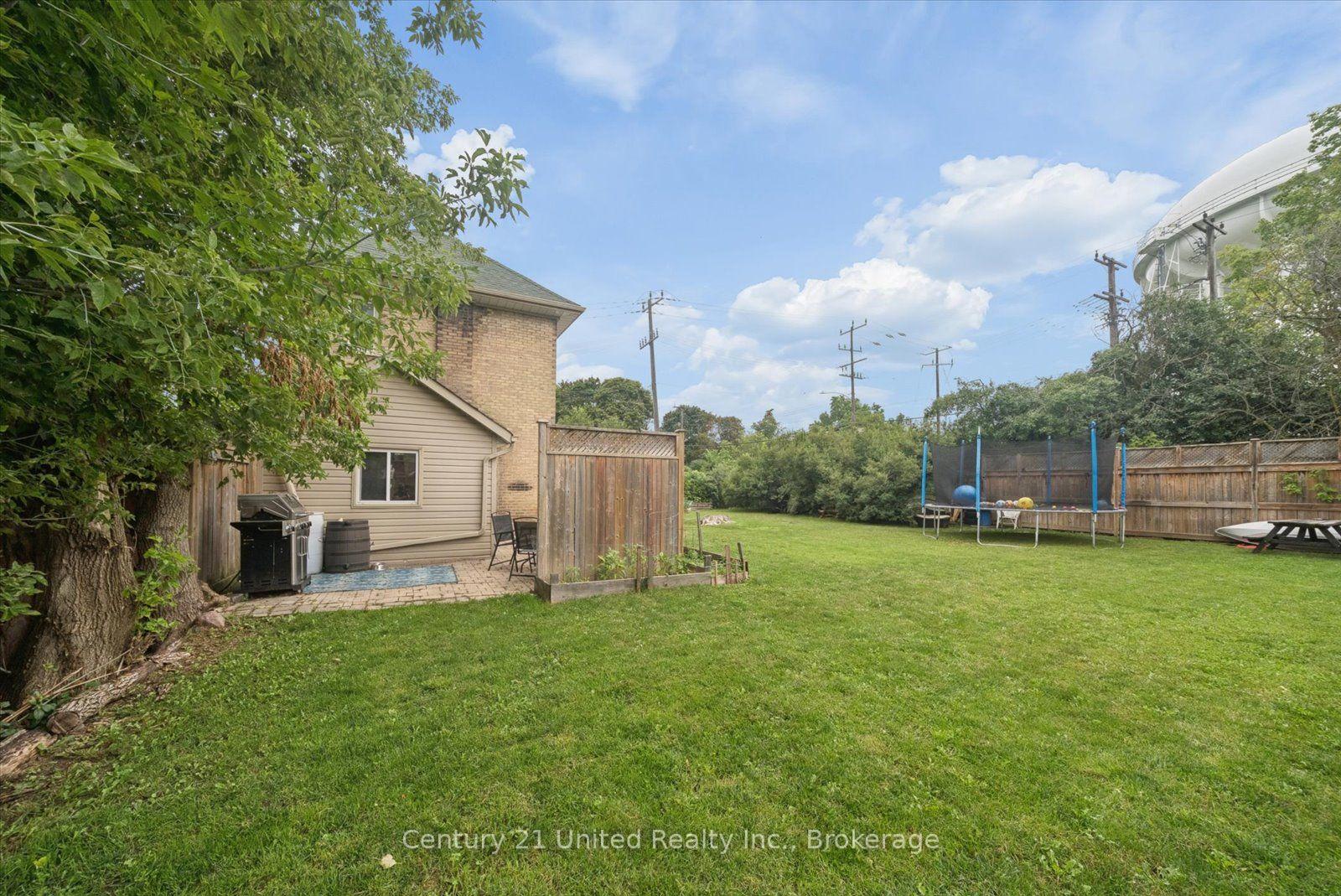Photo 36 of 709 Third Avenue, Peterborough, Otonabee Ward 1 — HOMEH
