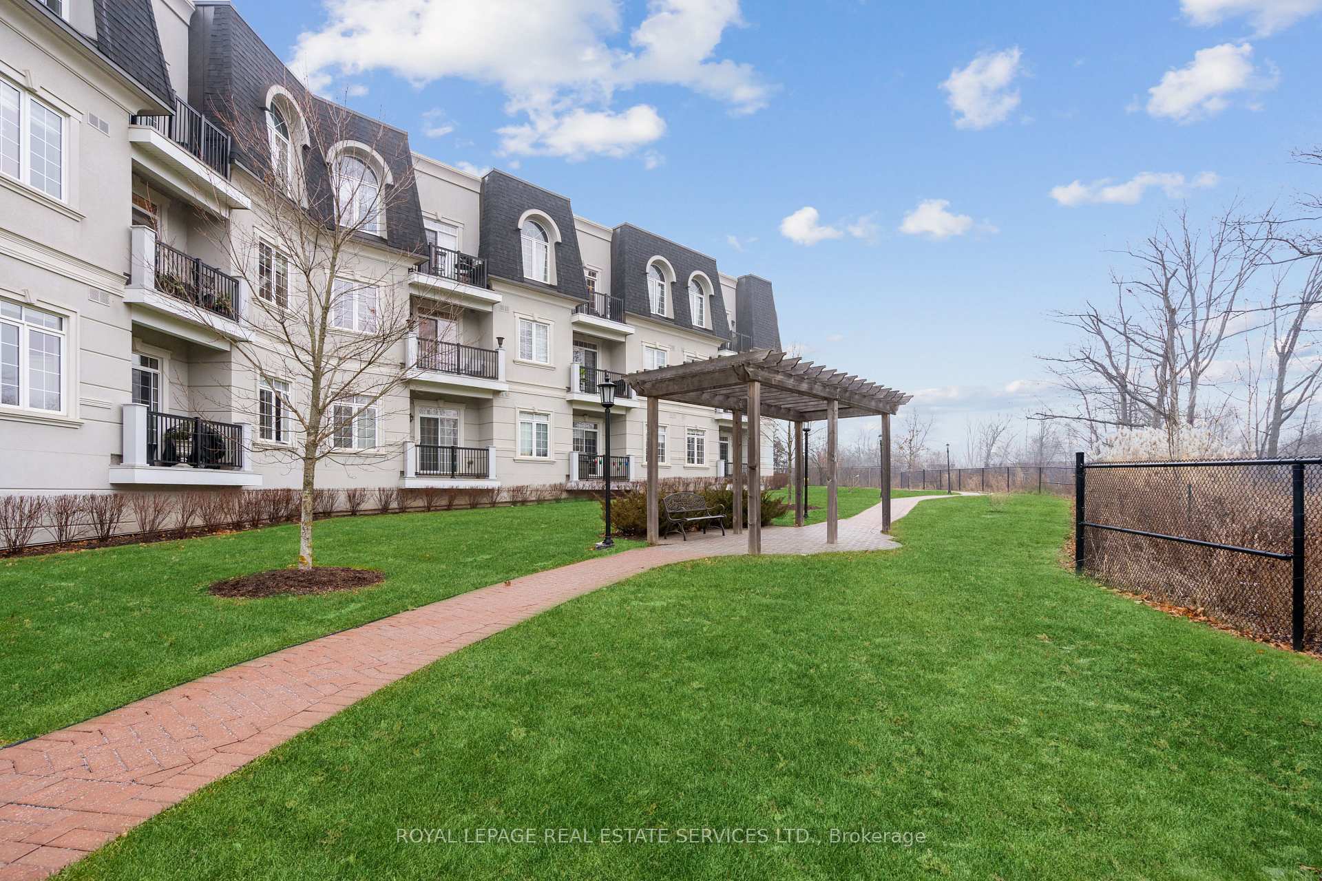 Photo 33 of Unit 207, 2300 Upper Middle Road, Oakville, Glen Abbey — HOMEH
