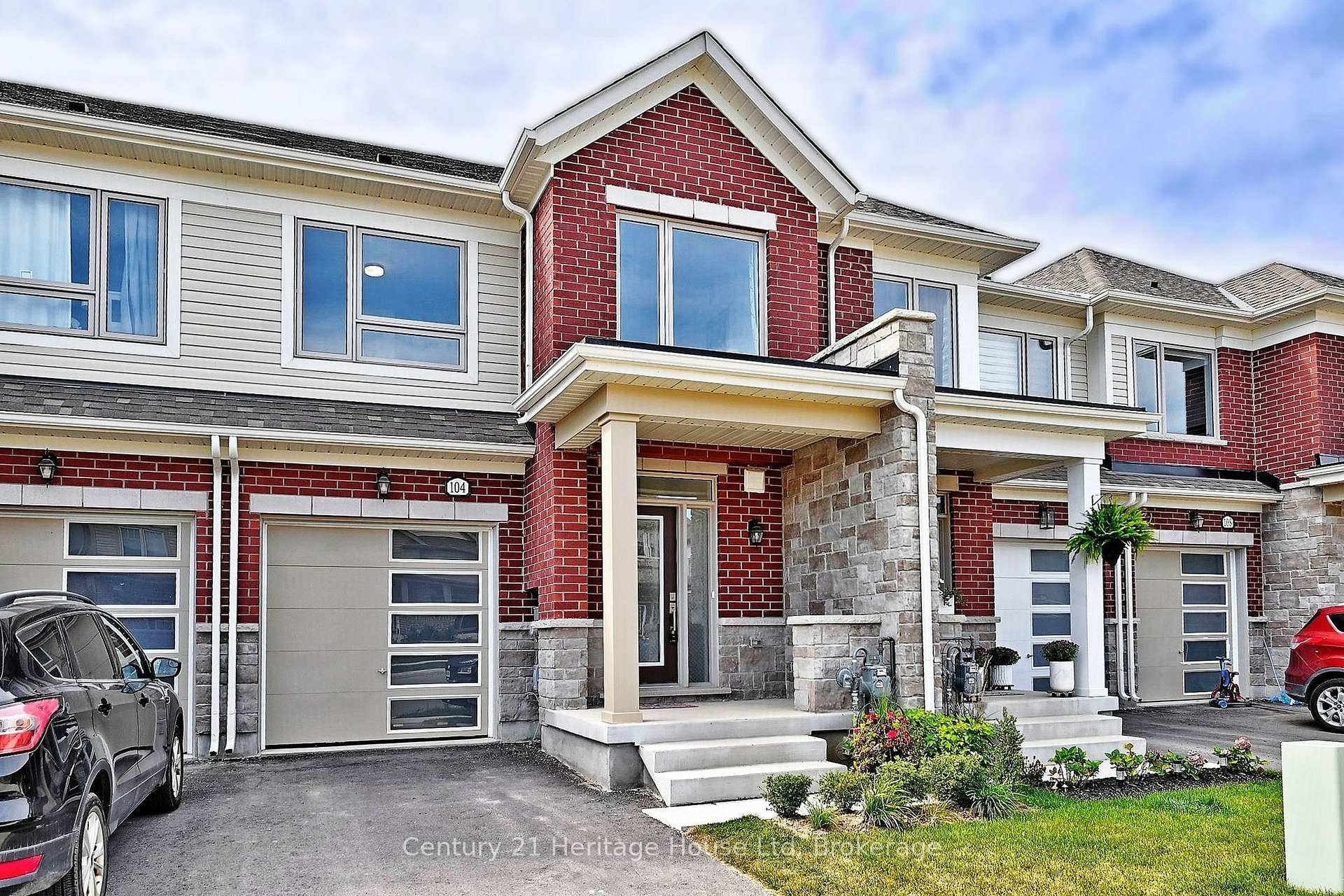 Photo 1 of 104 Edminston Drive, Centre Wellington, Fergus — HOMEH