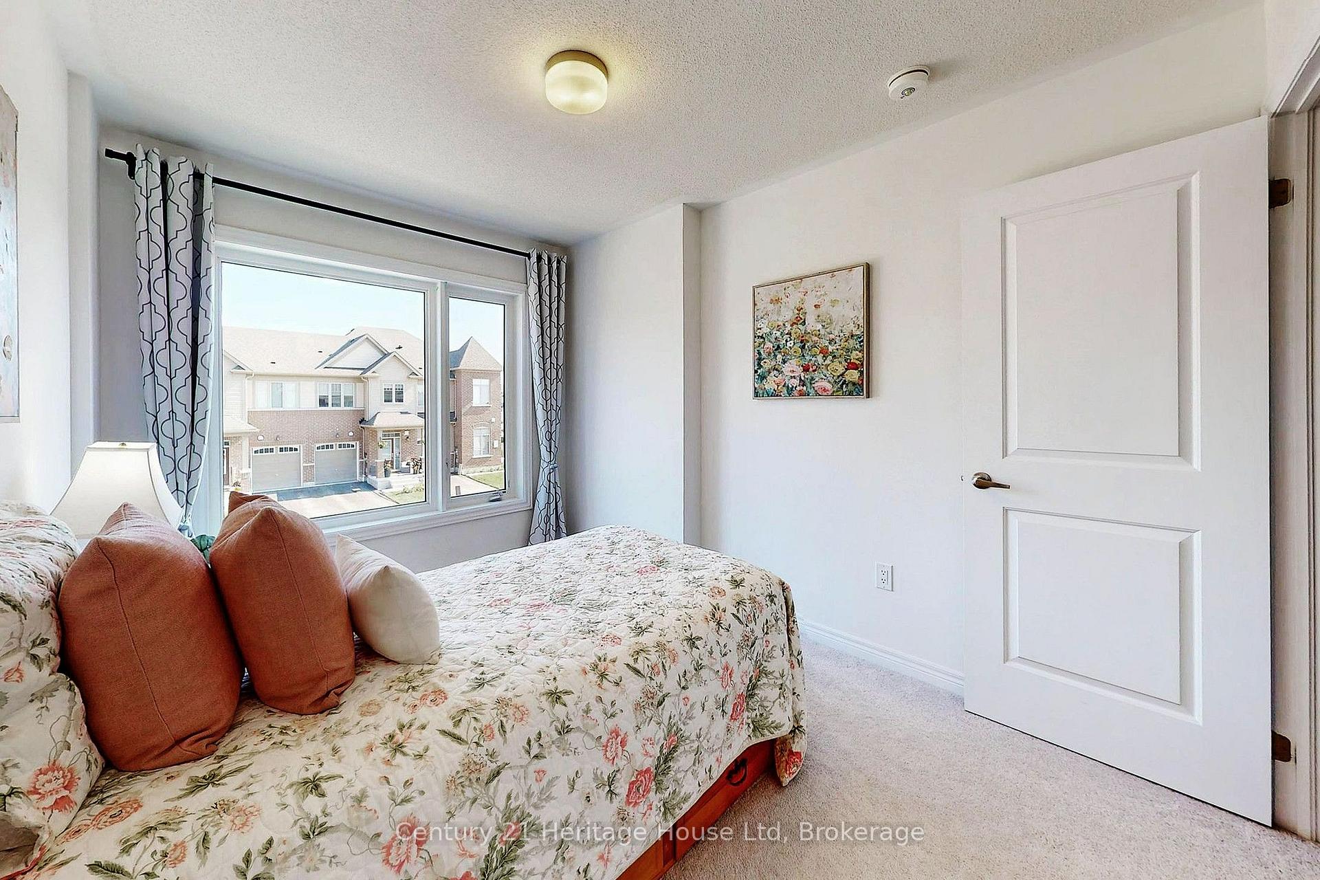 Photo 20 of 104 Edminston Drive, Centre Wellington, Fergus — HOMEH