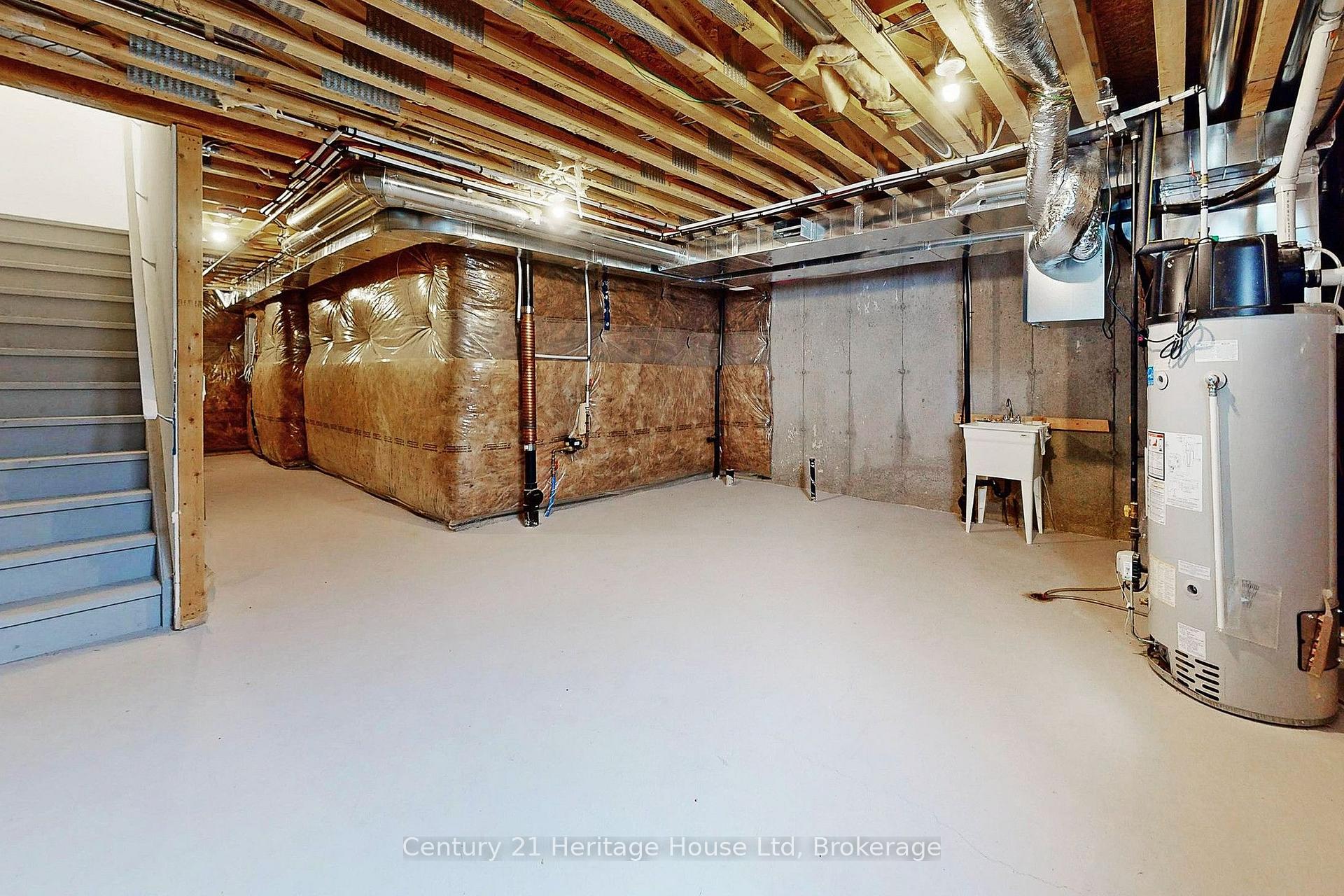 Photo 29 of 104 Edminston Drive, Centre Wellington, Fergus — HOMEH