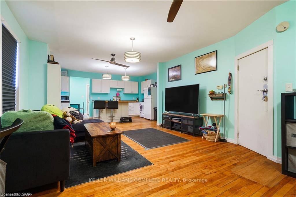 Photo 3 of 219 Avondale Street, Hamilton, Crown Point — HOMEH