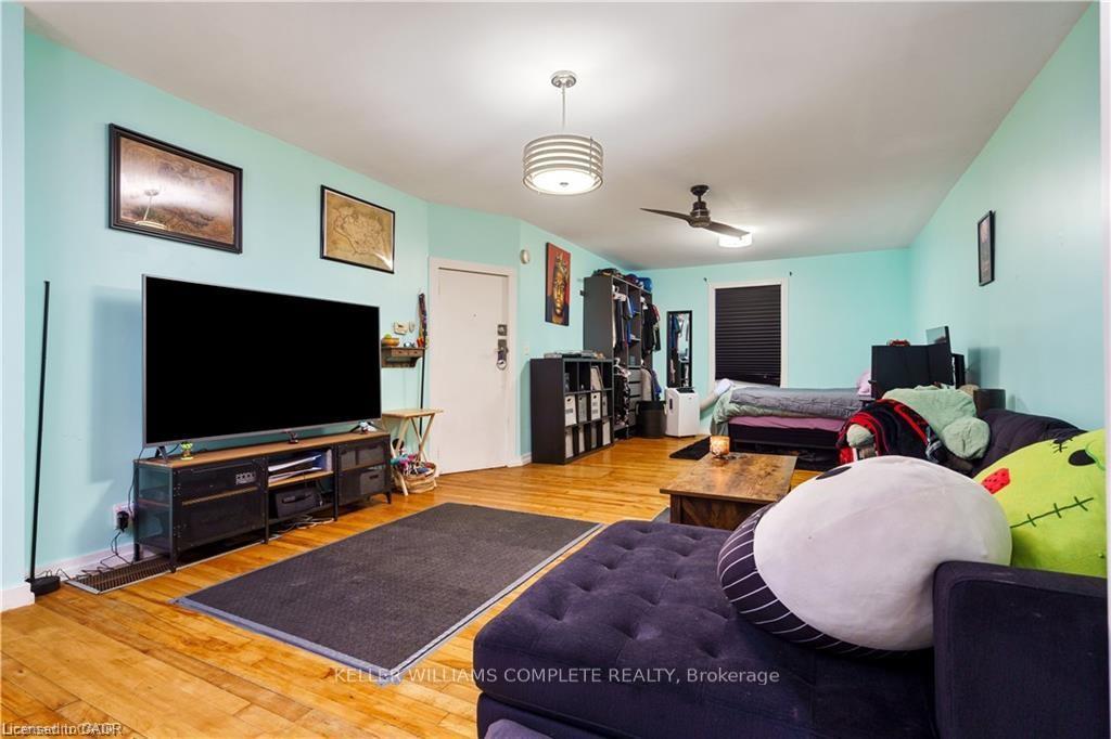 Photo 4 of 219 Avondale Street, Hamilton, Crown Point — HOMEH