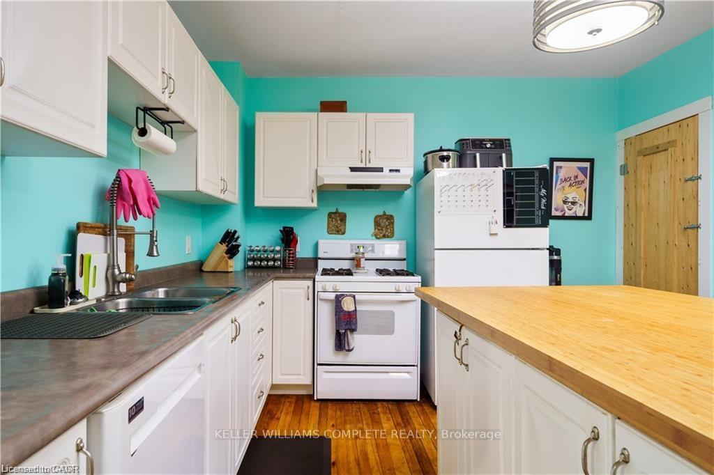 Photo 8 of 219 Avondale Street, Hamilton, Crown Point — HOMEH