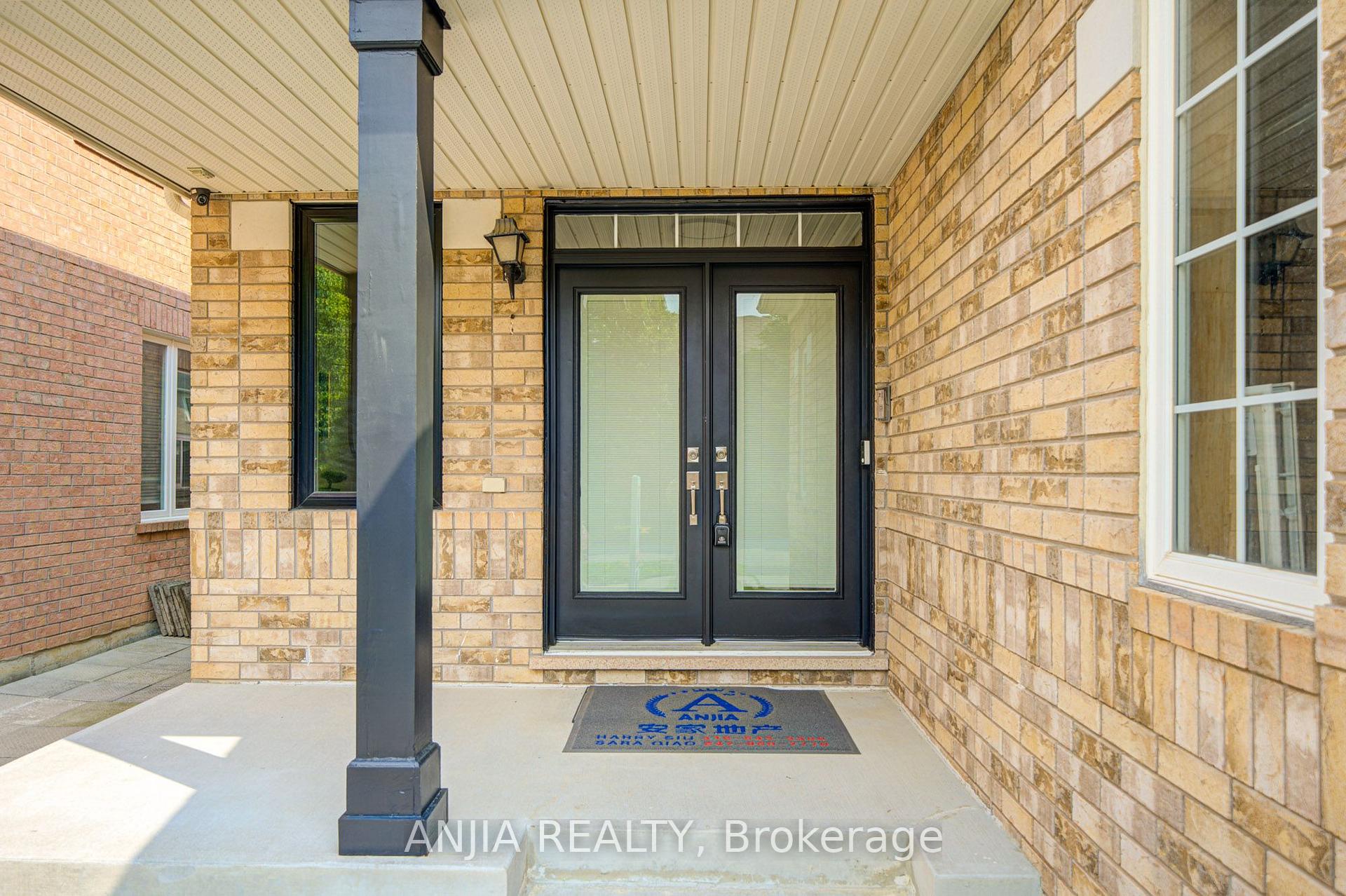 Photo 4 of 16 Staynor Crescent, Markham, Wismer — HOMEH