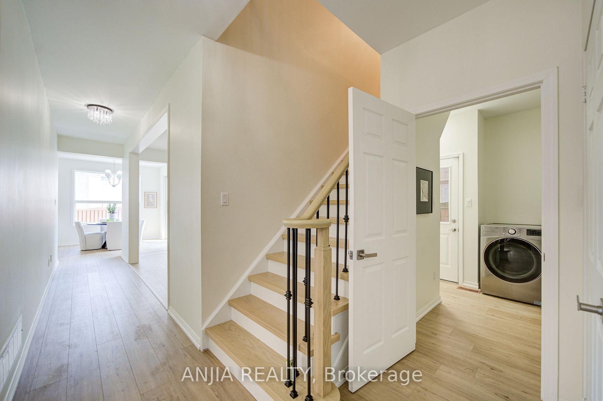 Photo 6 of 16 Staynor Crescent, Markham, Wismer — HOMEH