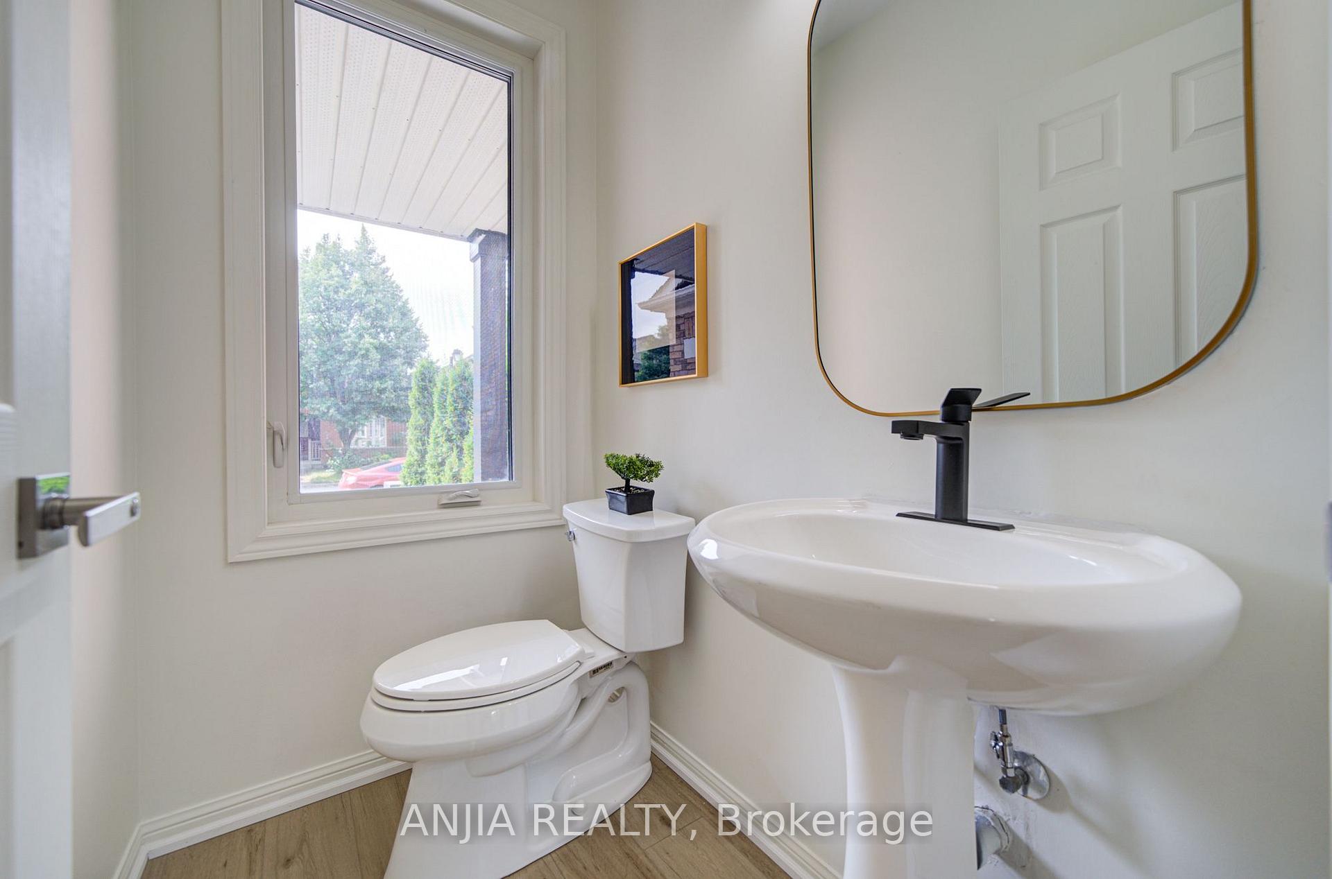 Photo 8 of 16 Staynor Crescent, Markham, Wismer — HOMEH
