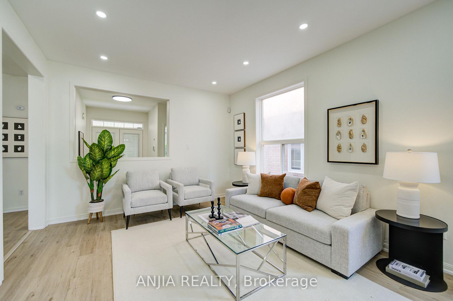 Photo 10 of 16 Staynor Crescent, Markham, Wismer — HOMEH
