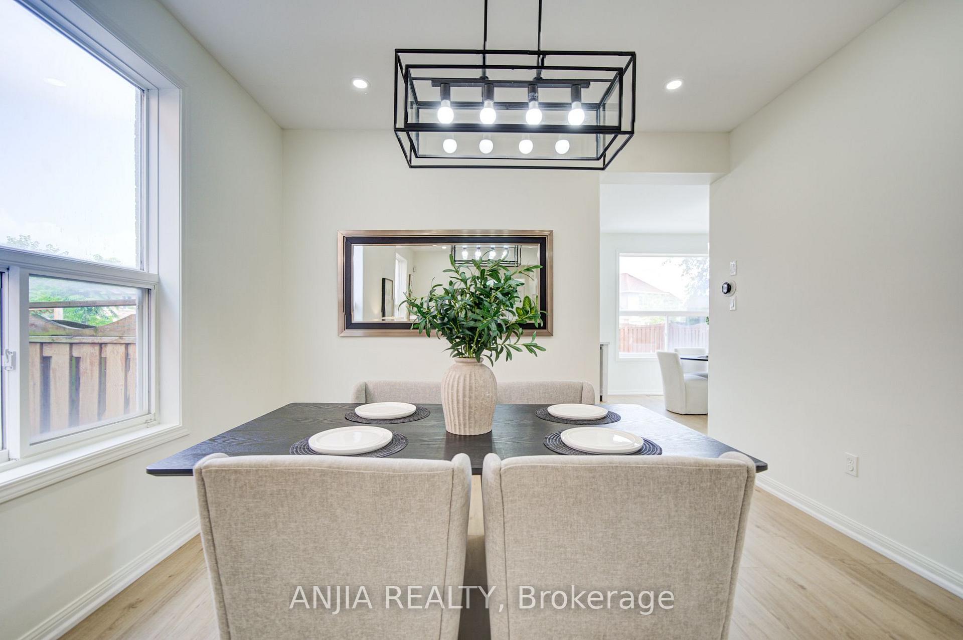 Photo 12 of 16 Staynor Crescent, Markham, Wismer — HOMEH