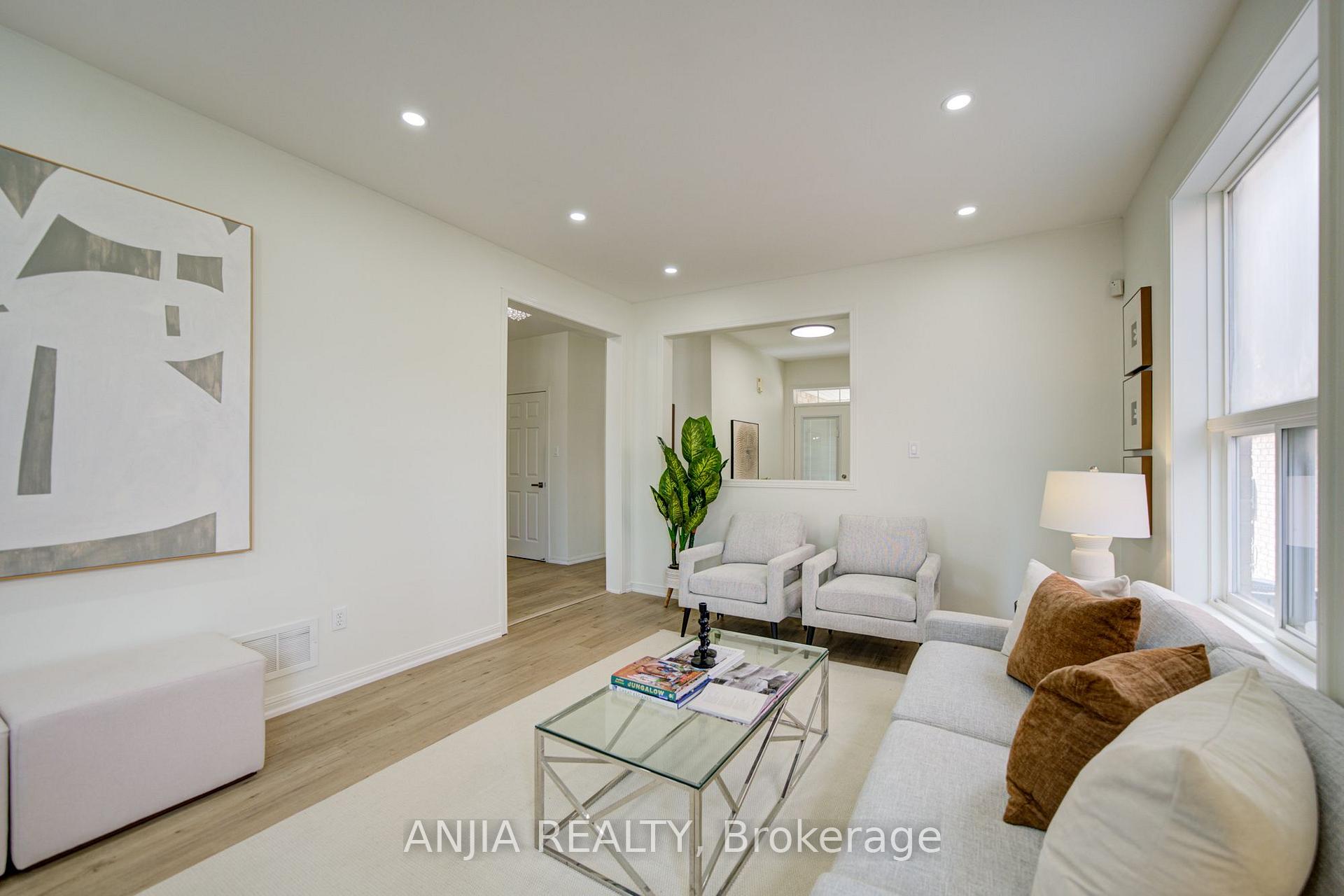 Photo 14 of 16 Staynor Crescent, Markham, Wismer — HOMEH