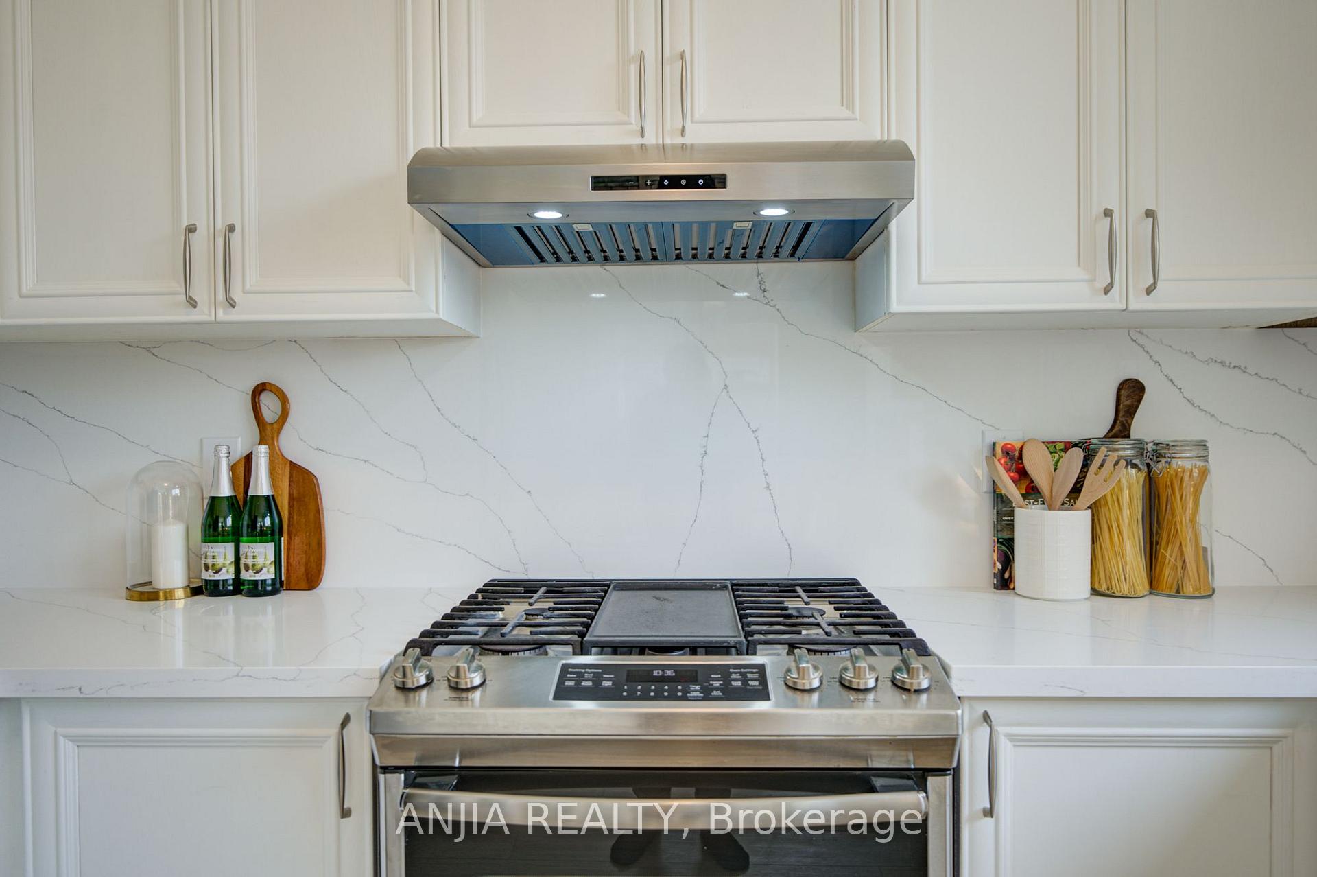 Photo 20 of 16 Staynor Crescent, Markham, Wismer — HOMEH