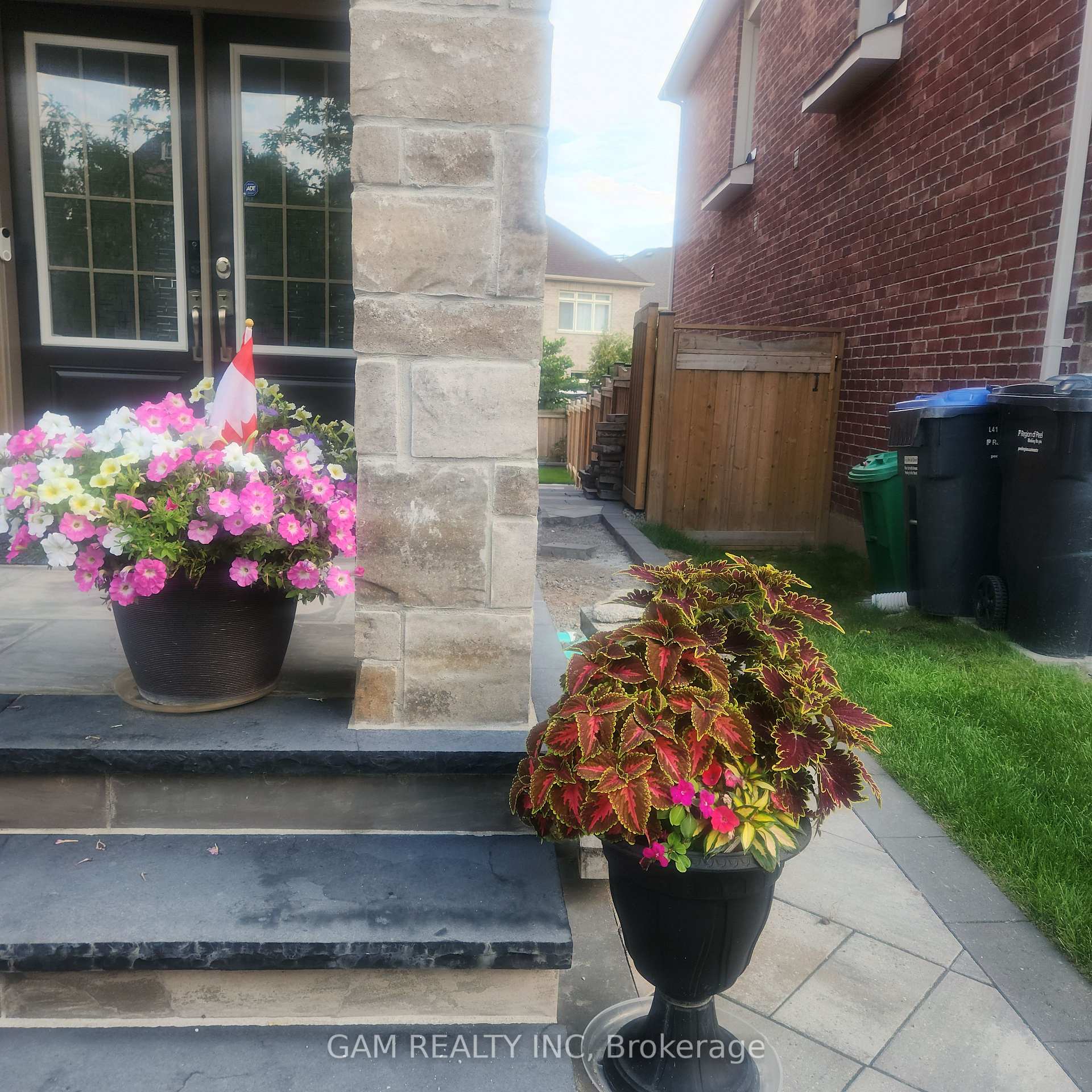 Photo 2 of Unit lower, 18 Provost Trail, Brampton, Bram West — HOMEH
