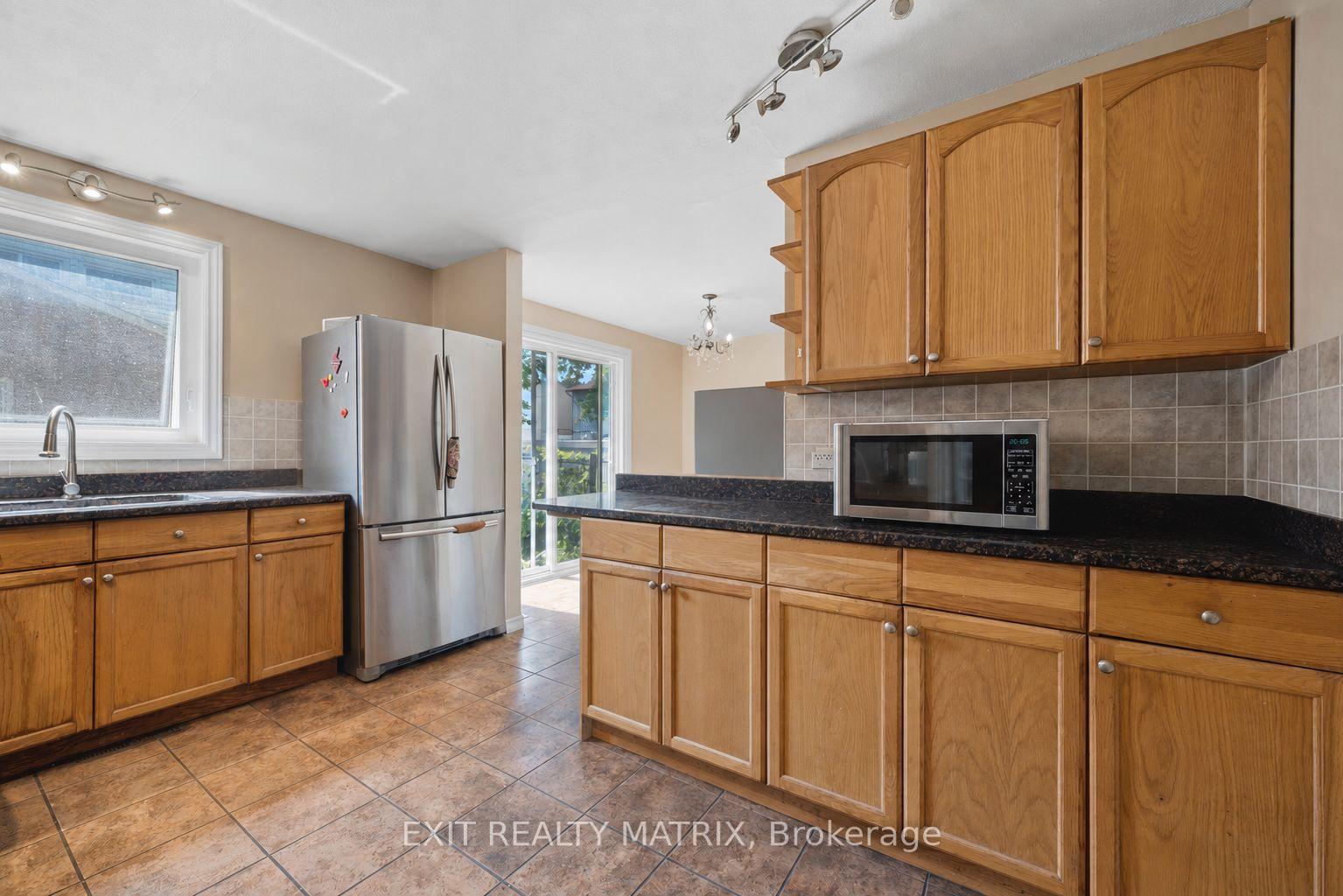Photo 10 of 2 Ventnor Way, Ottawa, Barrhaven - Pheasant Run — HOMEH