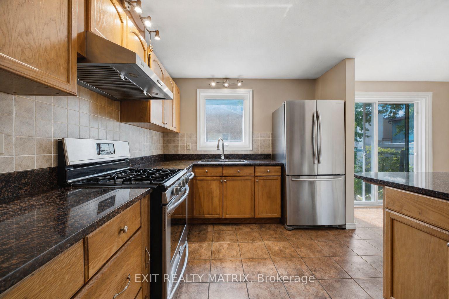 Photo 11 of 2 Ventnor Way, Ottawa, Barrhaven - Pheasant Run — HOMEH